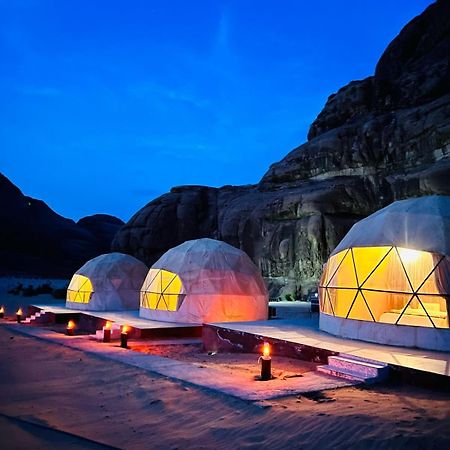 Scarlet Luxury Camp Wadi Rum Extérieur photo