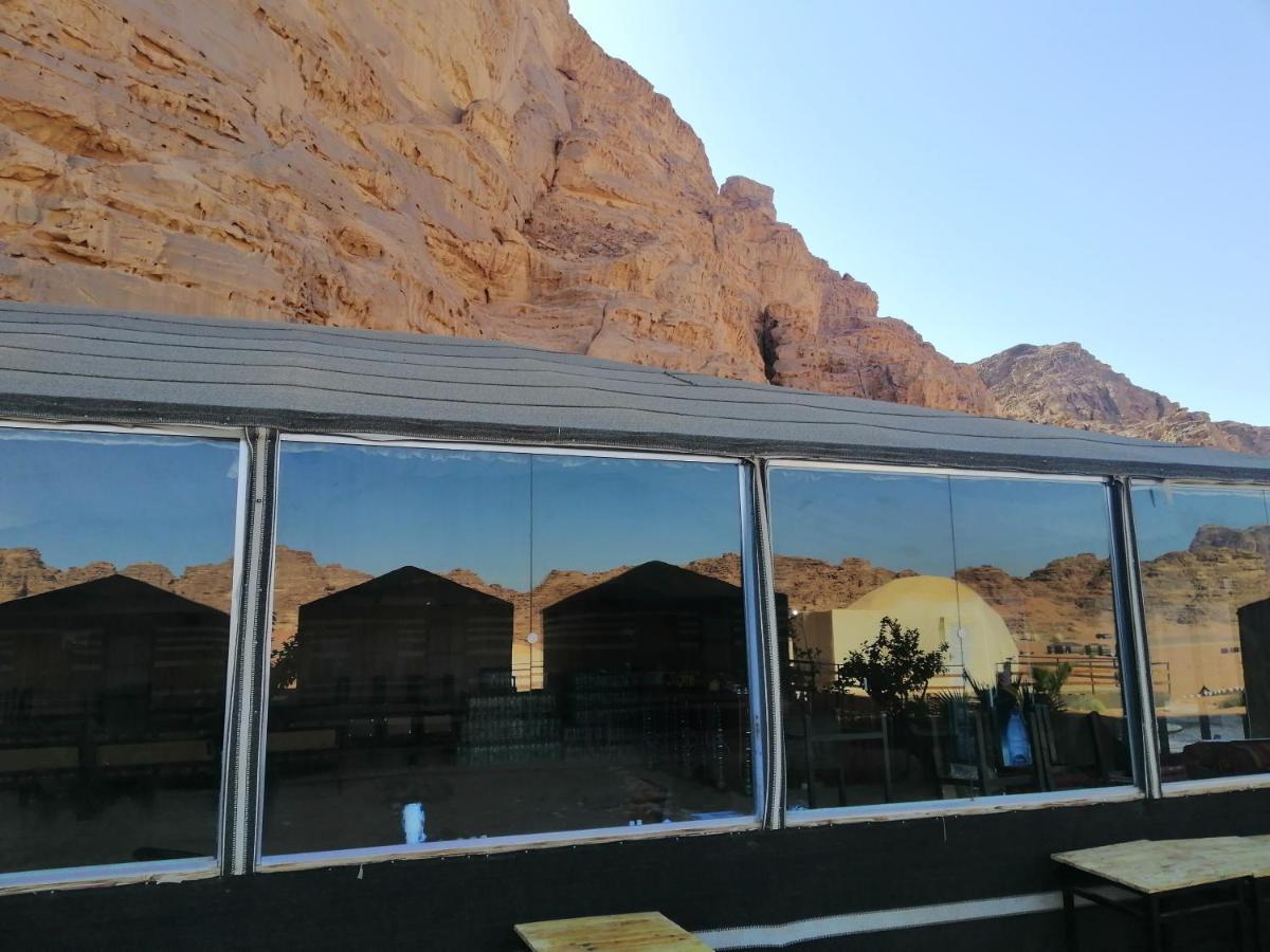 Scarlet Luxury Camp Wadi Rum Extérieur photo