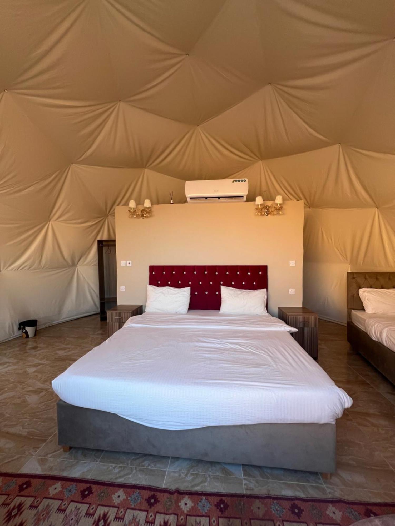 Scarlet Luxury Camp Wadi Rum Extérieur photo