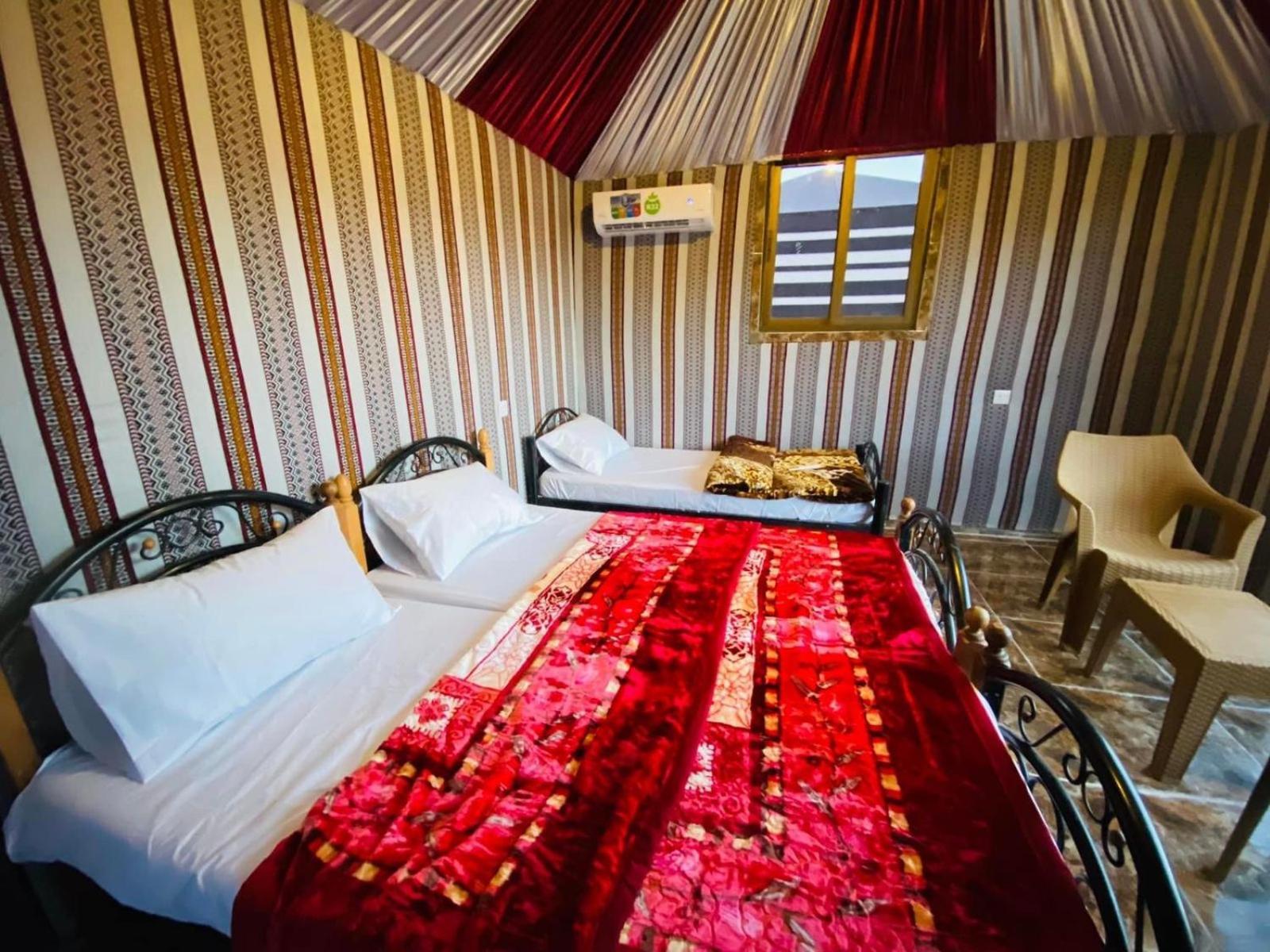 Scarlet Luxury Camp Wadi Rum Extérieur photo
