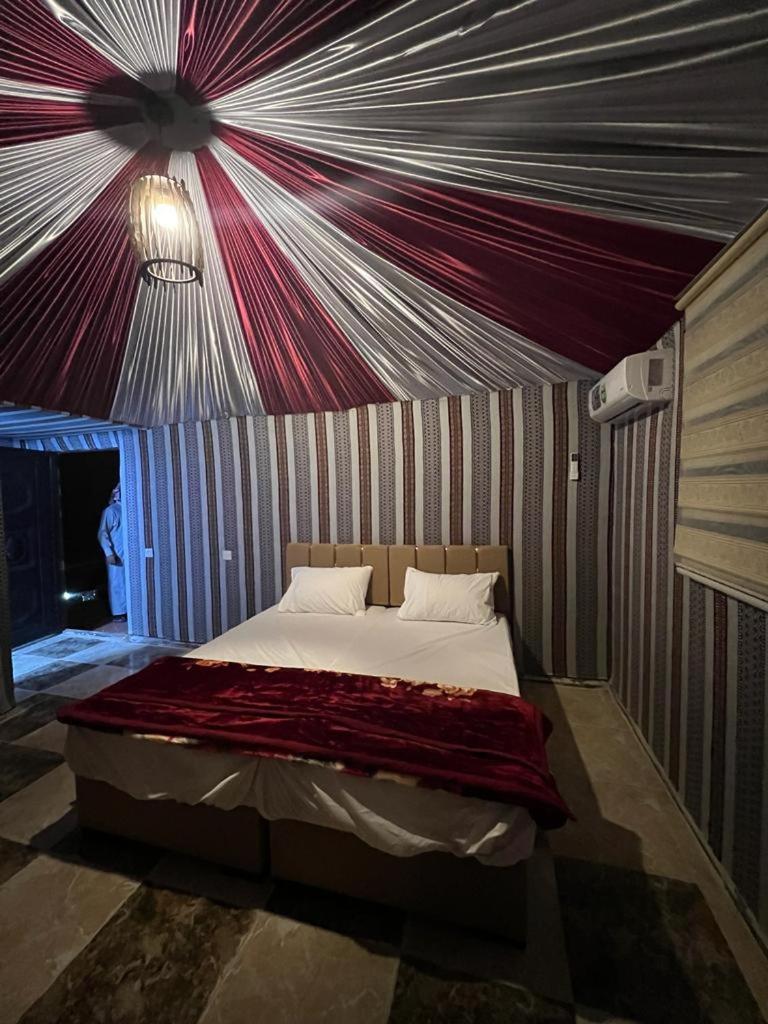 Scarlet Luxury Camp Wadi Rum Extérieur photo