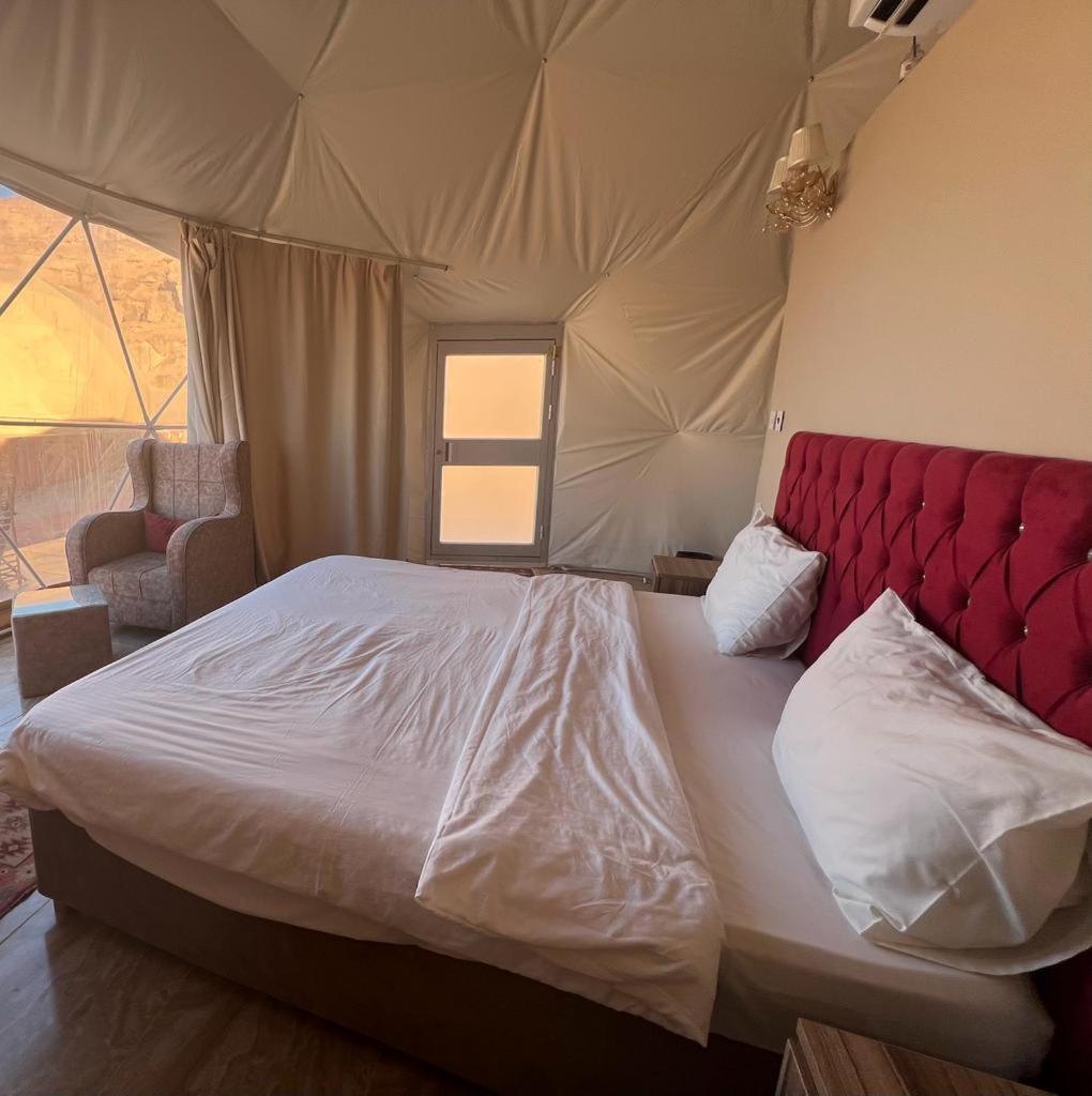 Scarlet Luxury Camp Wadi Rum Extérieur photo
