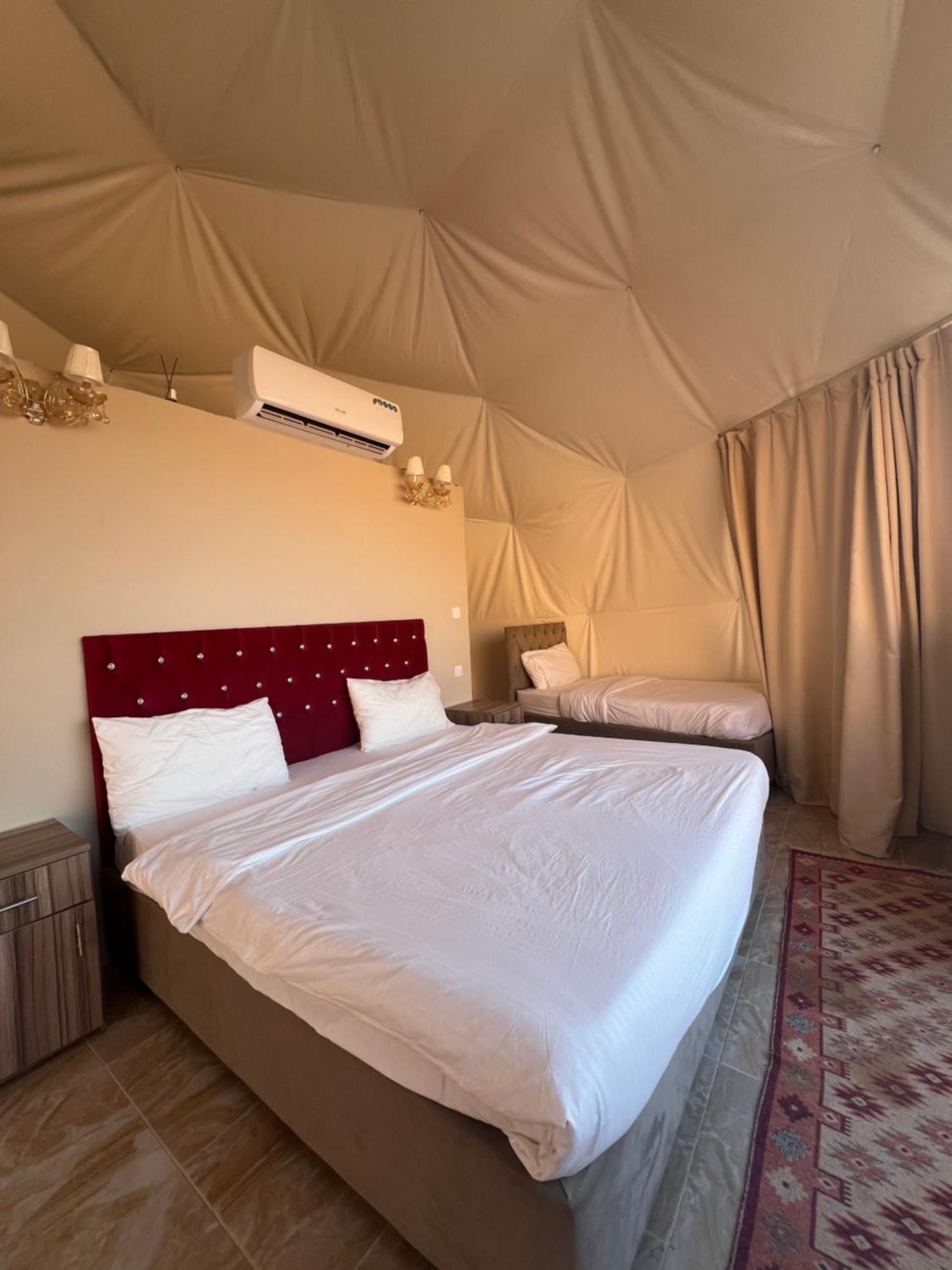 Scarlet Luxury Camp Wadi Rum Extérieur photo