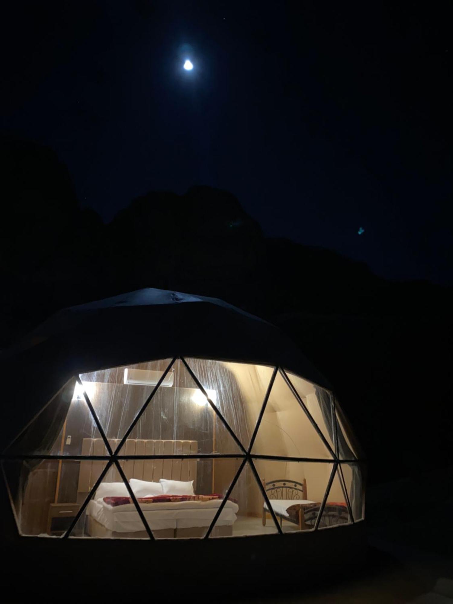 Scarlet Luxury Camp Wadi Rum Extérieur photo
