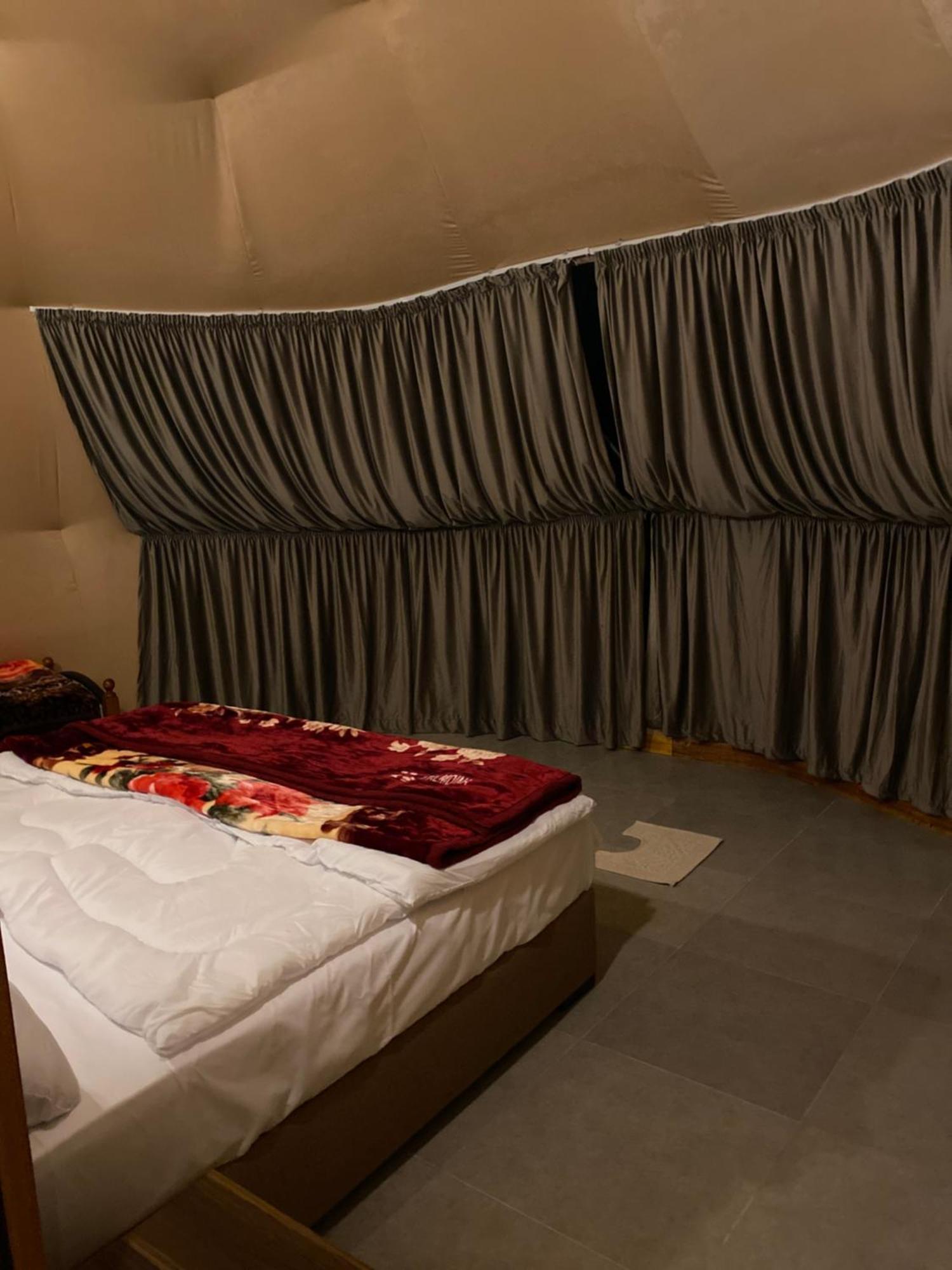 Scarlet Luxury Camp Wadi Rum Extérieur photo