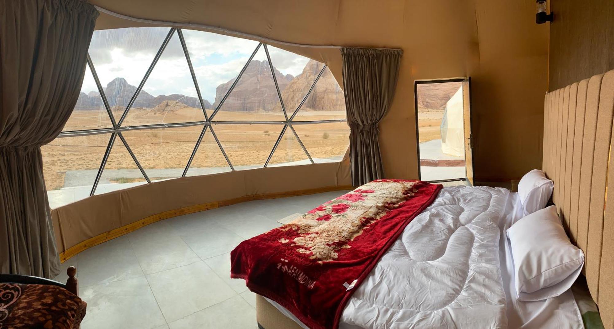 Scarlet Luxury Camp Wadi Rum Extérieur photo