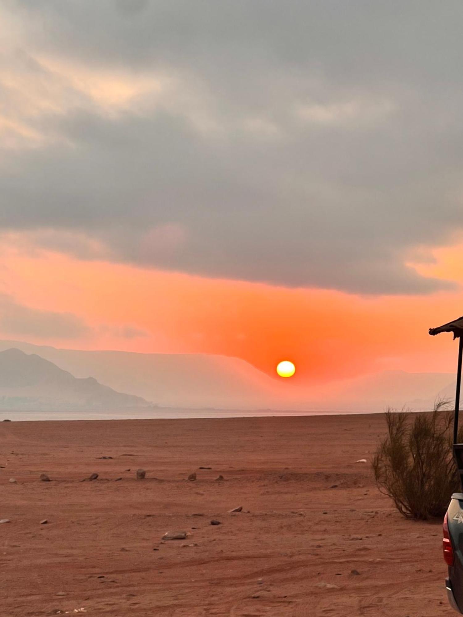Scarlet Luxury Camp Wadi Rum Extérieur photo
