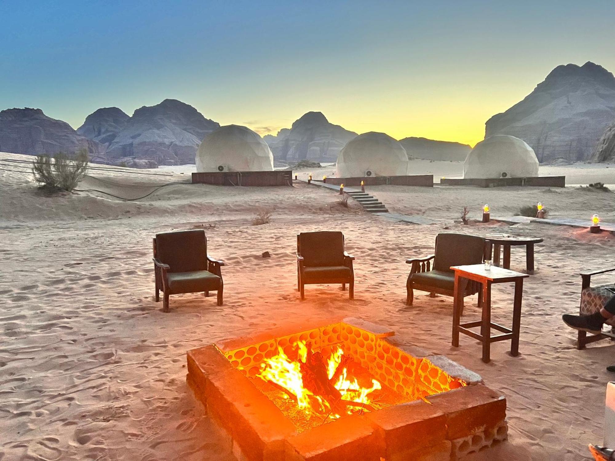Scarlet Luxury Camp Wadi Rum Extérieur photo