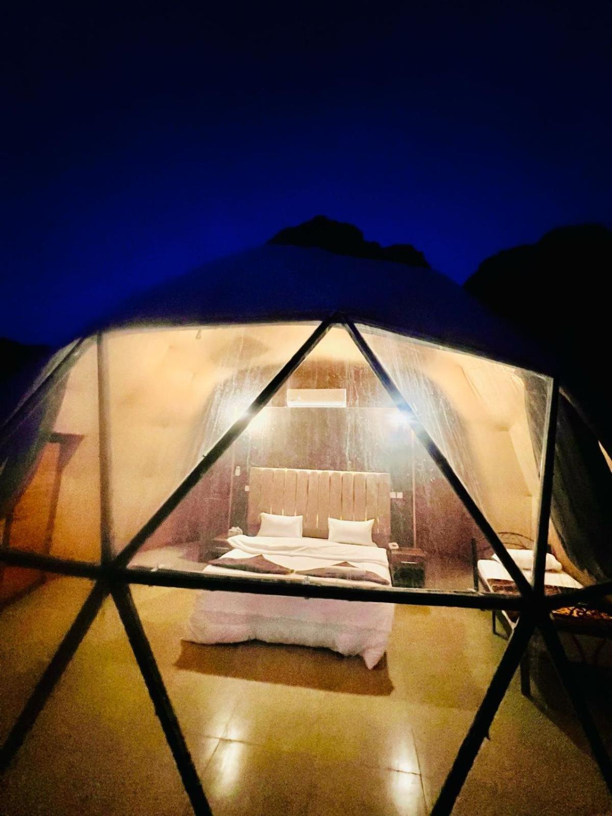 Scarlet Luxury Camp Wadi Rum Extérieur photo