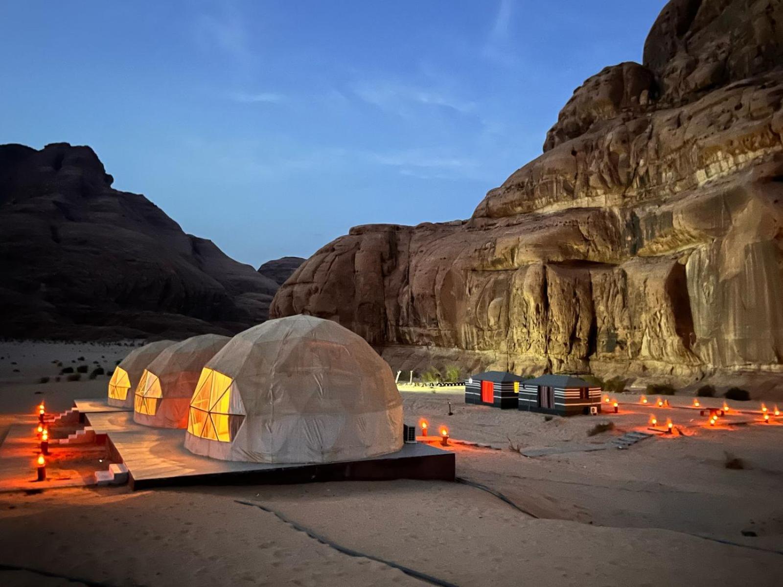 Scarlet Luxury Camp Wadi Rum Extérieur photo