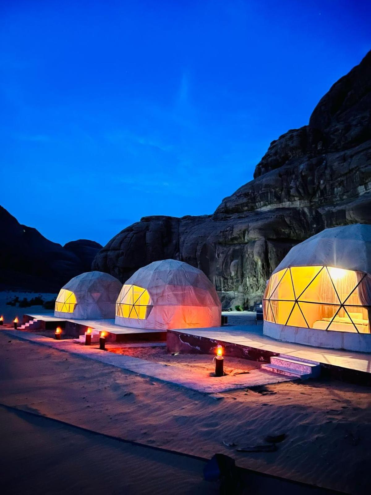 Scarlet Luxury Camp Wadi Rum Extérieur photo